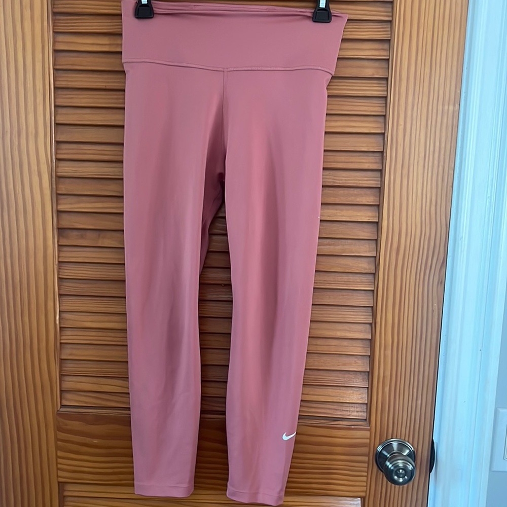 WORN ONCE Nike Pink Leggings